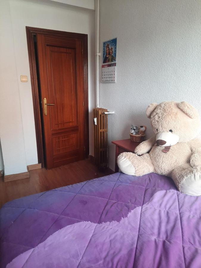 Una Habitacion Individual En Casa Familiar Dentro De Ciudad Patrimonio De La Humanidad Alcalá de Henares Dış mekan fotoğraf