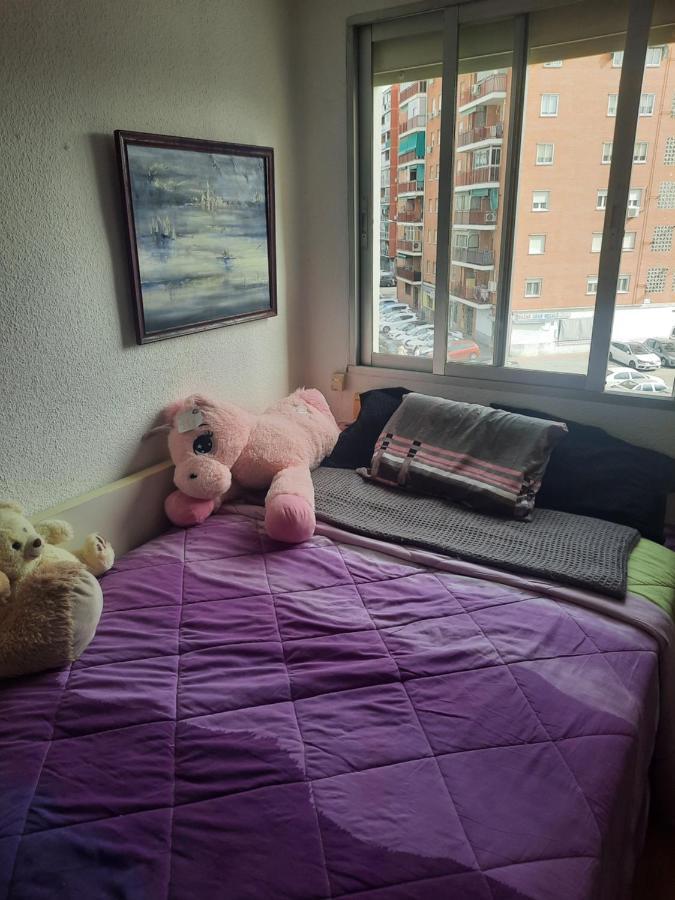 Una Habitacion Individual En Casa Familiar Dentro De Ciudad Patrimonio De La Humanidad Alcalá de Henares Dış mekan fotoğraf